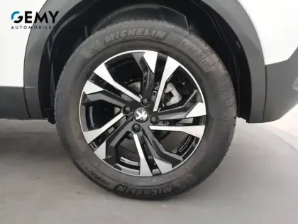 Photo 112 Peugeot 2008  PureTech 100 S&S BVM6