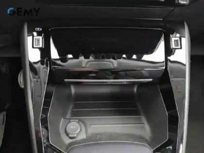 Photo 121 Peugeot 2008  PureTech 100 S&S BVM6