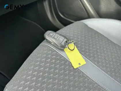 Photo 73 Peugeot 2008  PureTech 100 S&S BVM6