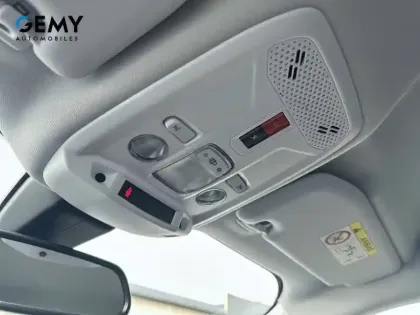 Photo 72 Peugeot 2008  PureTech 100 S&S BVM6