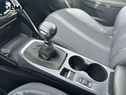 Photo 45 Peugeot 2008  PureTech 100 S&S BVM6