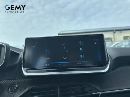 Photo 40 Peugeot 2008  PureTech 100 S&S BVM6