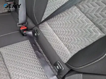 Photo 16 Renault Clio  E-Tech full hybrid 145