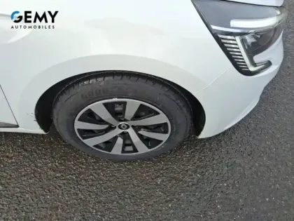 Photo 13 Renault Clio  E-Tech full hybrid 145