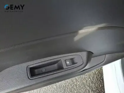 Photo 15 Renault Clio  E-Tech full hybrid 145