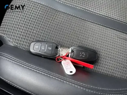 Photo 14 Peugeot 208  PureTech 100 S&S BVM6