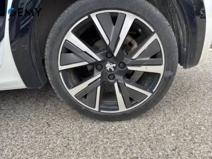 Photo 10 Peugeot 208  PureTech 100 S&S BVM6