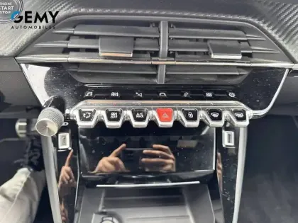 Photo 12 Peugeot 208  PureTech 100 S&S BVM6