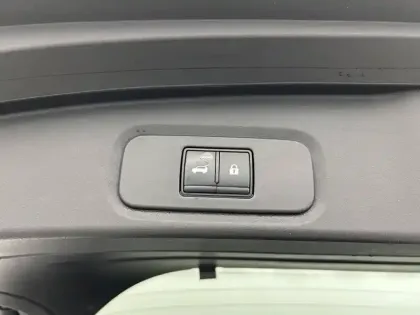 Photo 100 Nissan Qashqai  Mild Hybrid 158 ch Xtronic