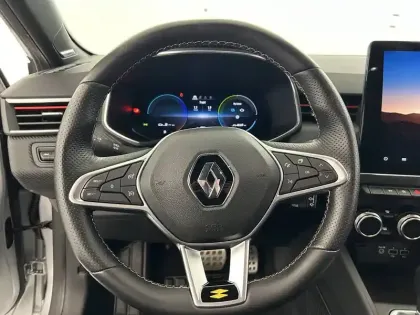 Photo 23 Renault Clio  E-Tech hybride 145