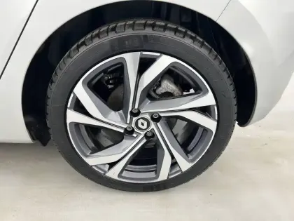 Photo 28 Renault Clio  E-Tech hybride 145