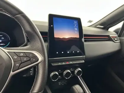 Photo 20 Renault Clio  E-Tech hybride 145