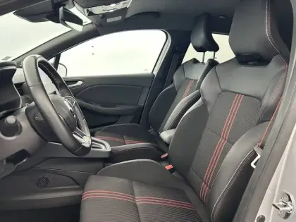 Photo 17 Renault Clio  E-Tech hybride 145