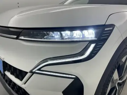 Photo 38 Renault Megane  E-Tech EV60 220 ch optimum charge