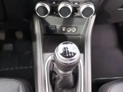 Photo 13 Renault Captur  TCe 90 - 21