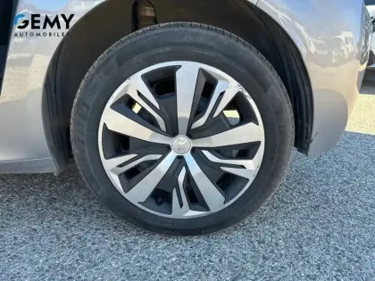 Photo 10 Peugeot 208  PureTech 75 S&S BVM5