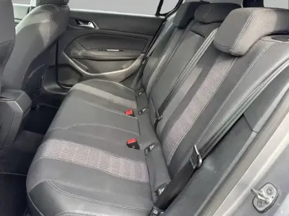 Photo 11 Peugeot 308  PureTech 130ch S&S EAT8