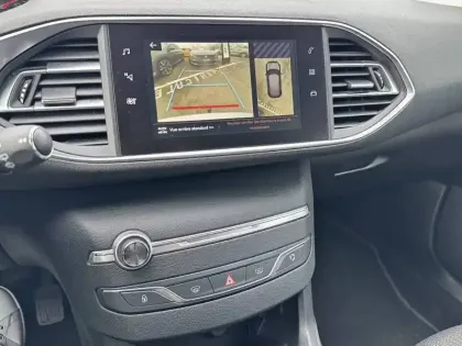 Photo 17 Peugeot 308  PureTech 130ch S&S EAT8