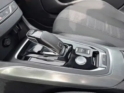 Photo 13 Peugeot 308  PureTech 130ch S&S EAT8