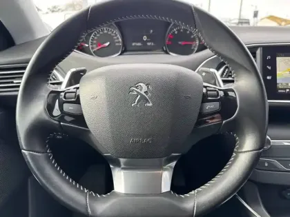 Photo 8 Peugeot 308  PureTech 130ch S&S EAT8