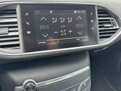 Photo 22 Peugeot 308  PureTech 130ch S&S EAT8