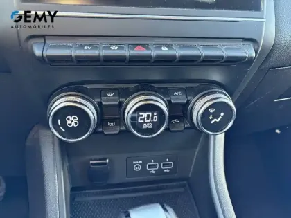 Photo 20 Renault Captur  E-Tech full hybrid 145