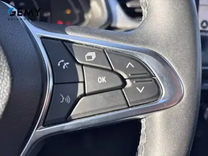 Photo 15 Renault Captur  E-Tech full hybrid 145