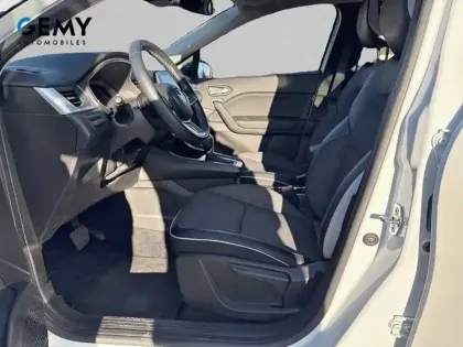 Photo 8 Renault Captur  E-Tech full hybrid 145