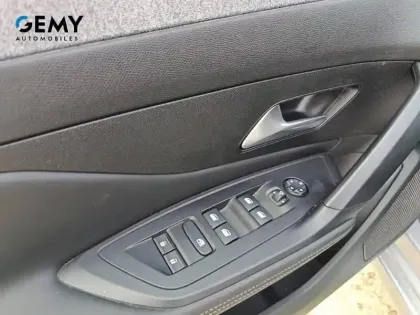 Photo 13 Peugeot 308  PureTech 130ch S&S BVM6