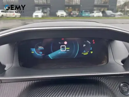 Photo 17 Peugeot 2008  Electrique 136 ch