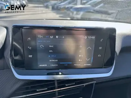 Photo 12 Peugeot 208  PureTech 75 S&S BVM5