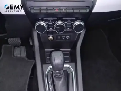 Photo 13 Renault Clio  E-Tech full hybrid 145