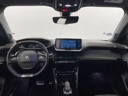 Photo 61 Peugeot 2008  PureTech 130 S&S EAT8