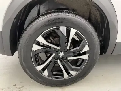 Photo 18 Peugeot 2008  PureTech 130 S&S EAT8