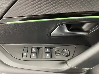 Photo 31 Peugeot 2008  PureTech 130 S&S EAT8