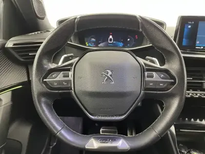 Photo 86 Peugeot 2008  PureTech 130 S&S EAT8