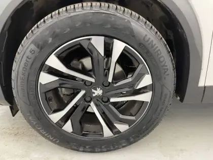 Photo 80 Peugeot 2008  PureTech 130 S&S EAT8