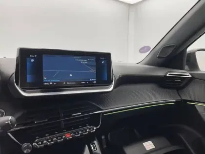 Photo 91 Peugeot 2008  PureTech 130 S&S EAT8