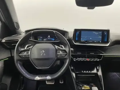 Photo 21 Peugeot 2008  PureTech 130 S&S EAT8