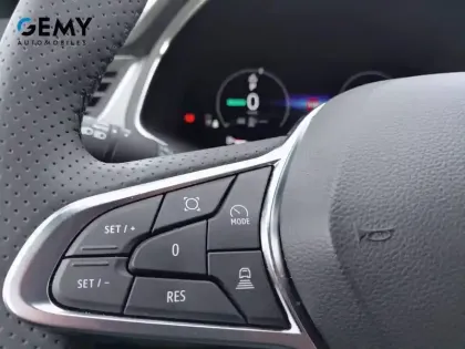 Photo 16 Renault Captur  E-Tech full hybrid 145 ch