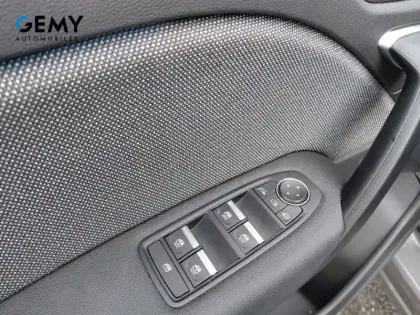 Photo 13 Renault Captur  E-Tech full hybrid 145 ch