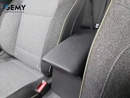 Photo 31 Renault Captur  E-Tech full hybrid 145 ch