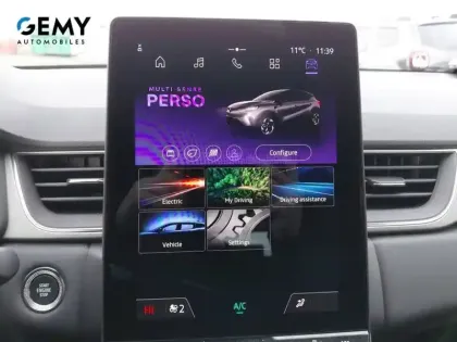 Photo 27 Renault Captur  E-Tech full hybrid 145 ch