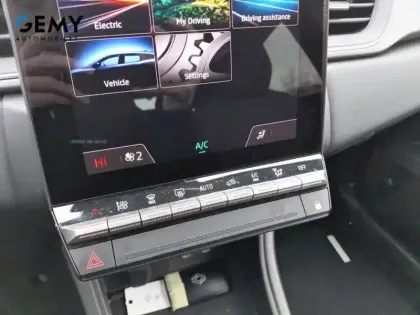 Photo 28 Renault Captur  E-Tech full hybrid 145 ch