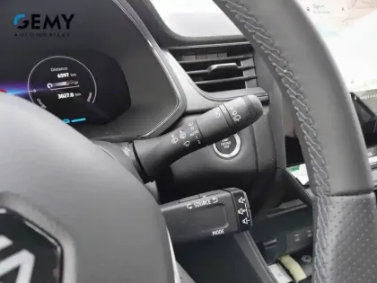 Photo 19 Renault Captur  E-Tech full hybrid 145 ch