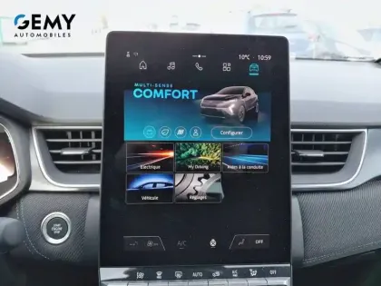 Photo 25 Renault Captur  E-Tech full hybrid 145 ch