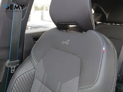 Photo 39 Renault Captur  E-Tech full hybrid 145 ch