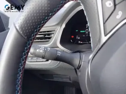 Photo 19 Renault Captur  E-Tech full hybrid 145 ch