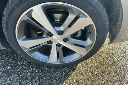 Photo 39 Peugeot 308  PureTech 130ch S&S EAT8