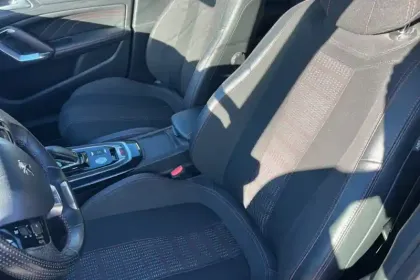 Photo 35 Peugeot 308  PureTech 130ch S&S EAT8